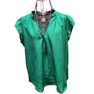 Green sleeveless Elm Blouse VNeck Cut Size Large